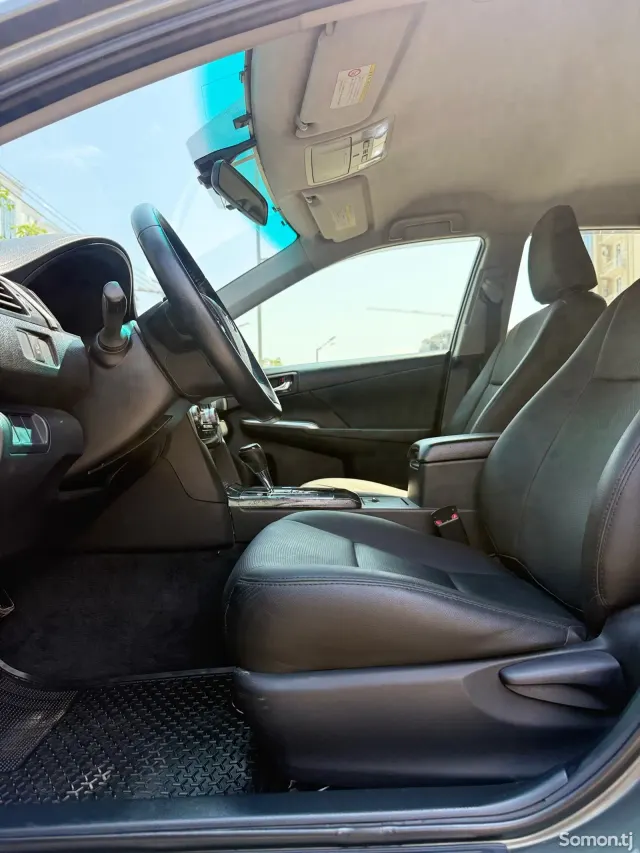 Toyota Camry 2014 · 2.5 AT