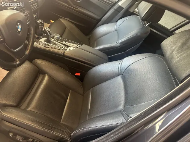 BMW 5 series 2016 · 2.0 AT