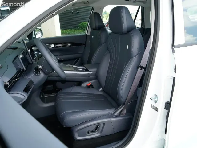 Geely Galaxy E5 2025 · AT