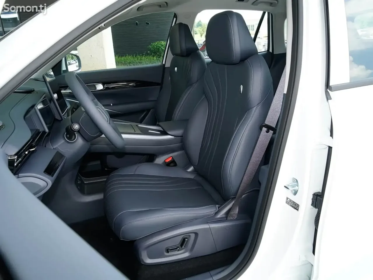 Geely Galaxy E5 2025 · AT
