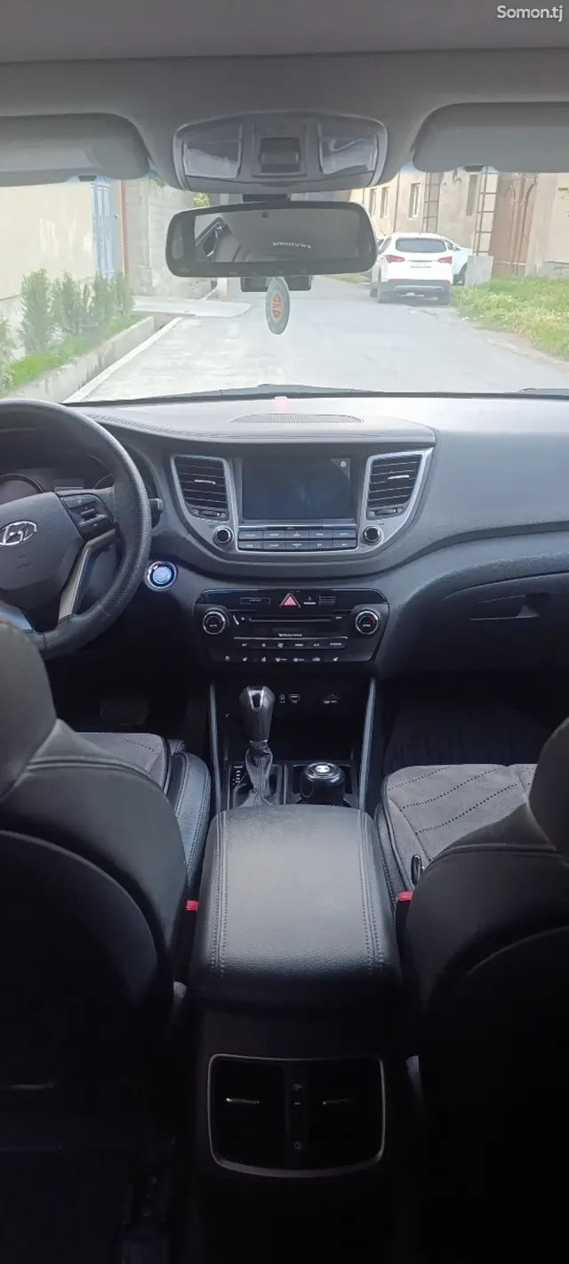 Hyundai Tucson 2016 · 1.7 AT