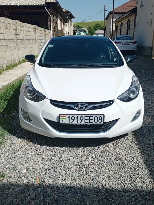 Hyundai Avante 2013 · 1.6 AT
