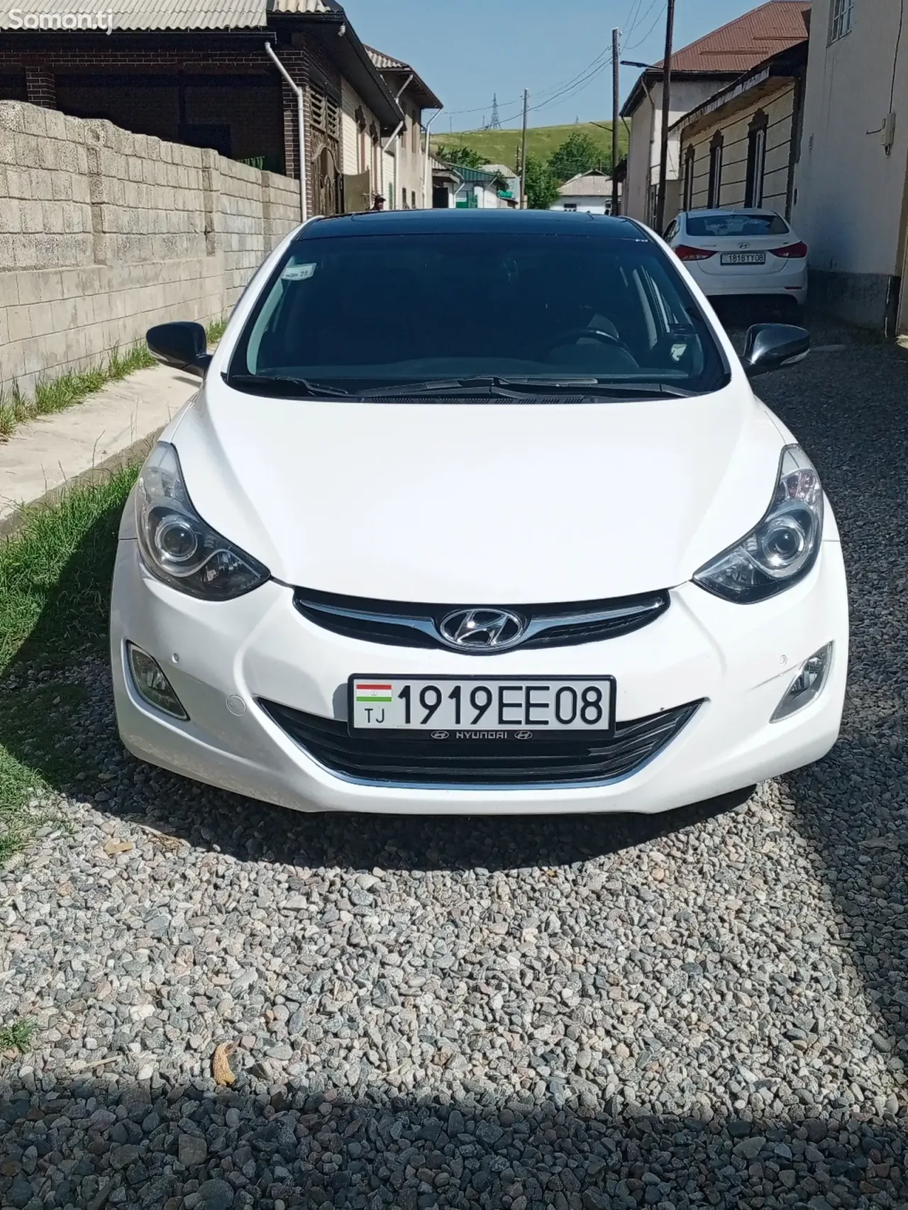 Hyundai Avante 2013 · 1.6 AT