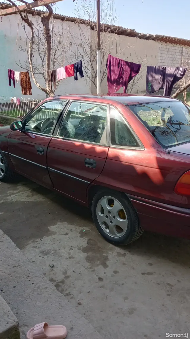 Opel Astra F 1997 · 1.6 MT