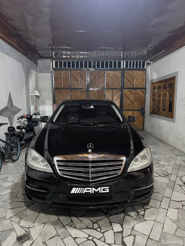 Mercedes-Benz S class 2012 · 6.3 AT
