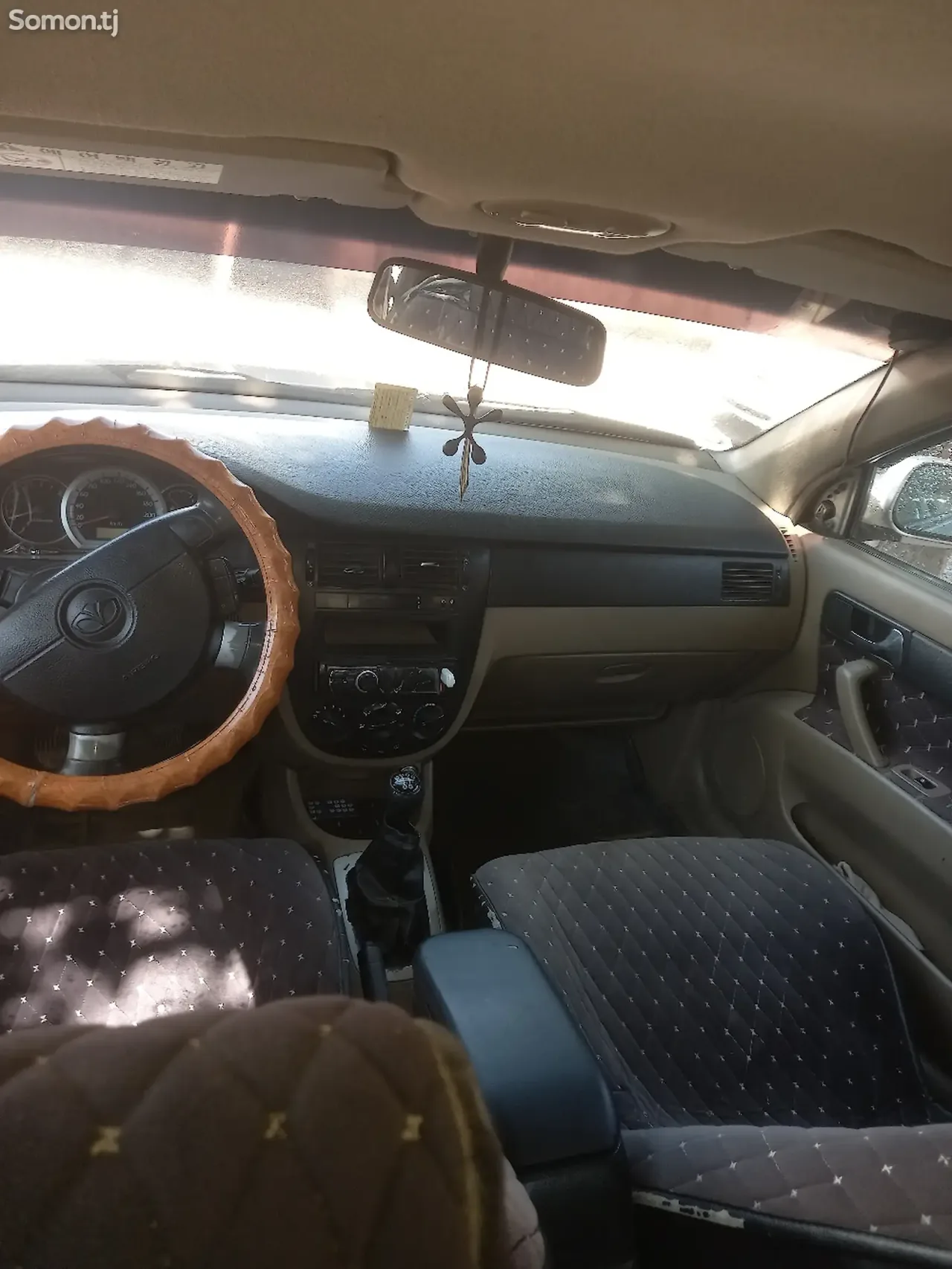 Chevrolet Lacetti 2004 · 1.6 MT