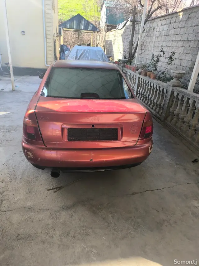 Audi A4 1996 · 1.8 MT