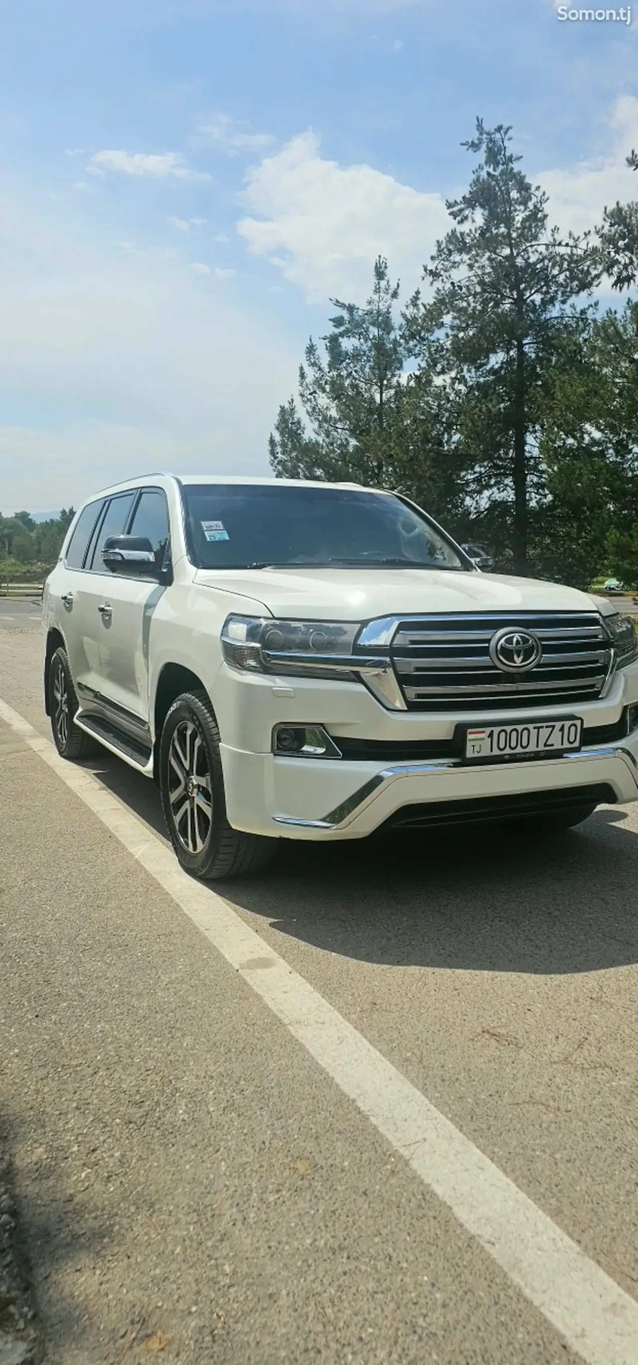 Toyota Land Cruiser 2018 · 4.6 AT