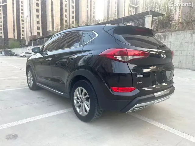 Hyundai Tucson 2015 · 1.6 AT