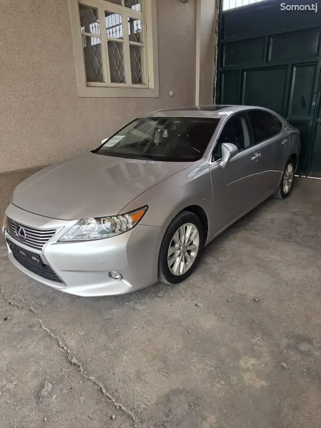 Lexus ES series 2015 · 2.5 AT