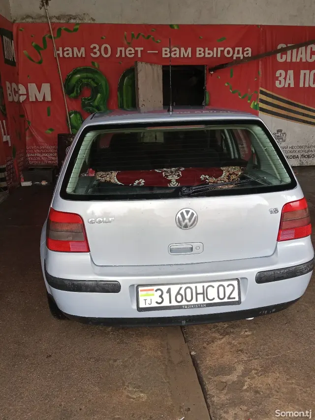 Volkswagen Golf 1998 · 1.6 AT