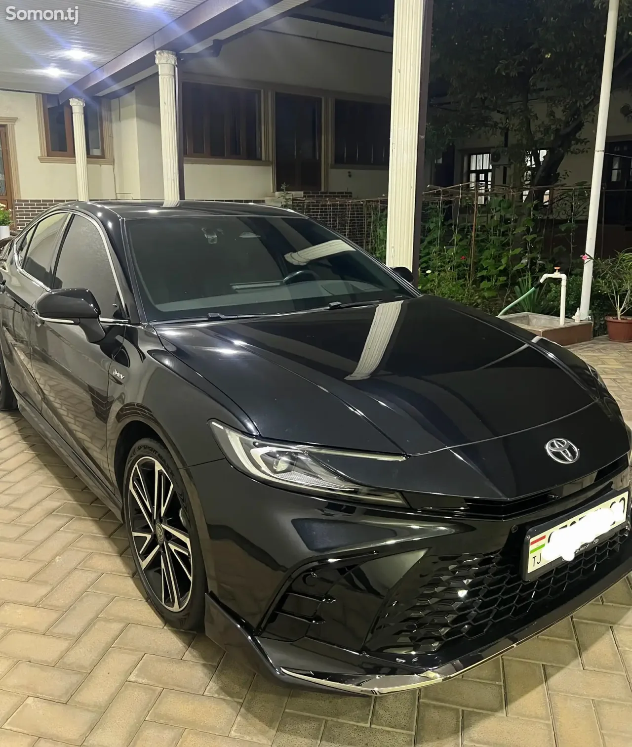 Toyota Camry 2025 · 2.0 AT