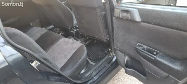 Opel Astra G 1998 · 1.6 MT