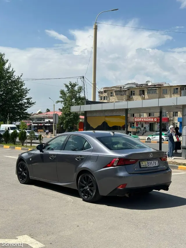 Lexus IS series 2015 · 2.5 AT