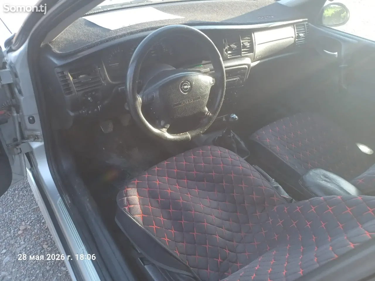 Opel Vectra B 2000 · 1.6 MT