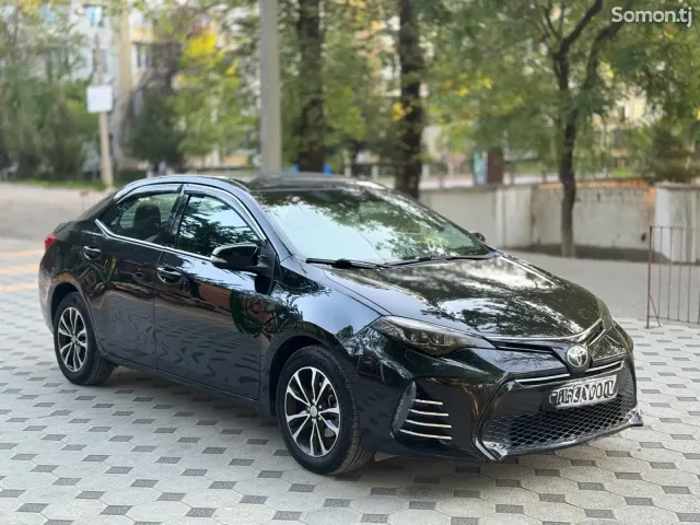 Toyota Corolla 2017 · 1.8 AT