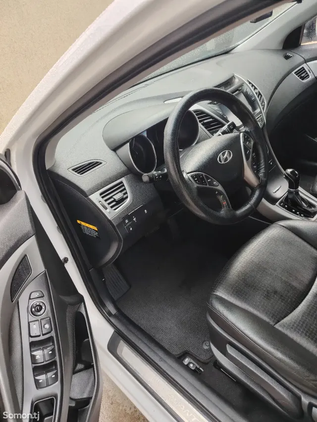 Hyundai Avante 2014 · 1.6 AT