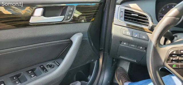 Hyundai Sonata 2016 · 2.0 AT