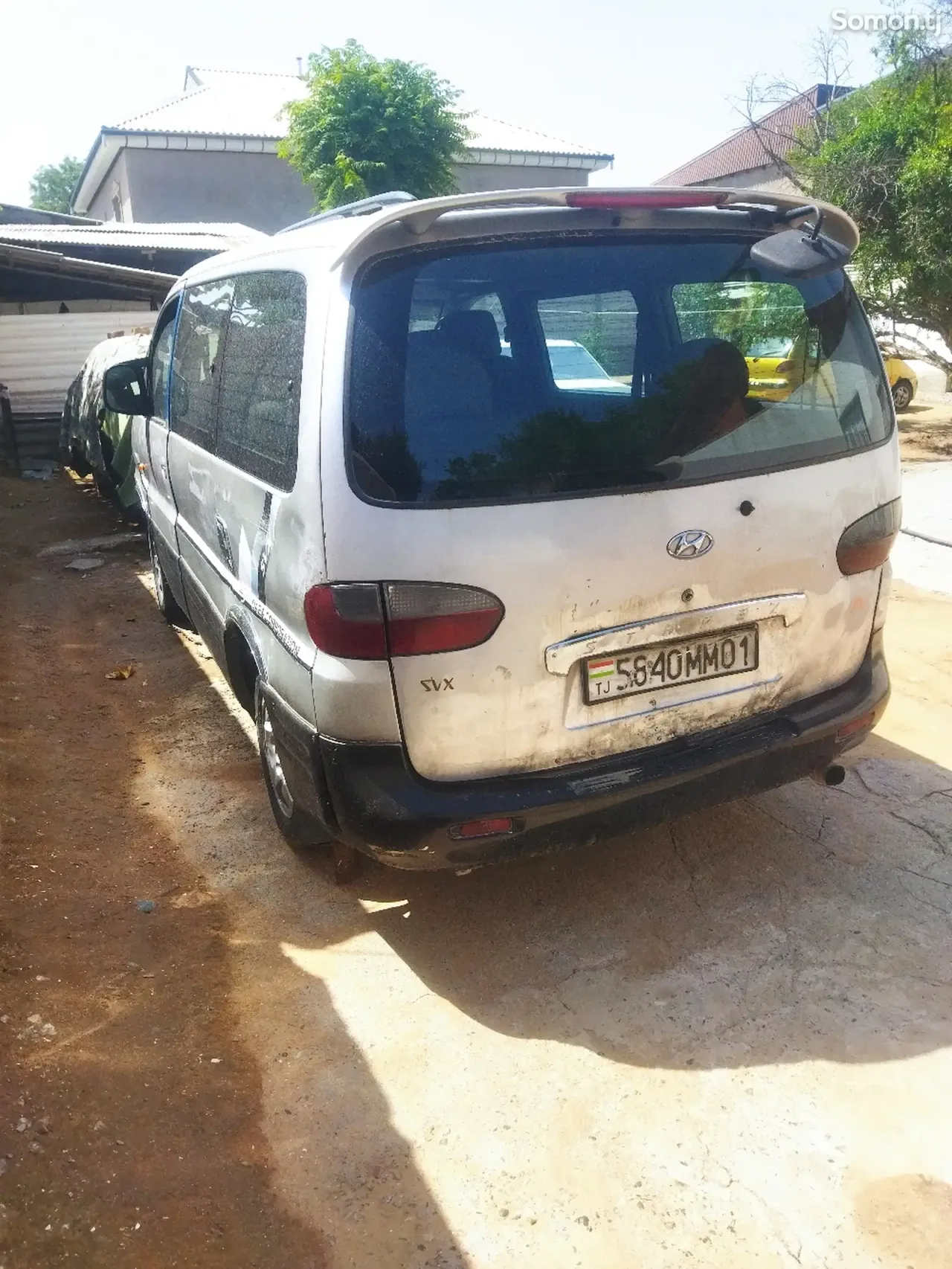 Hyundai Staria 2000 · 2.0 MT