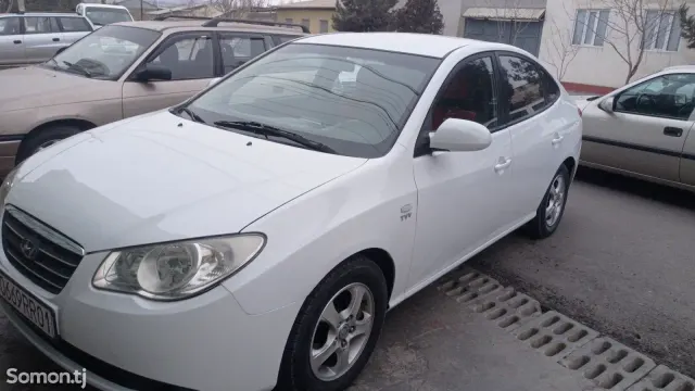 Hyundai Avante 2009 · 1.6 AT