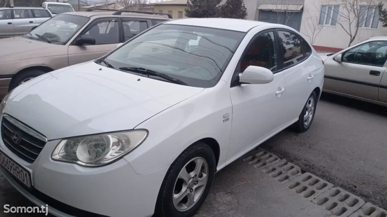 Hyundai Avante 2009 · 1.6 AT