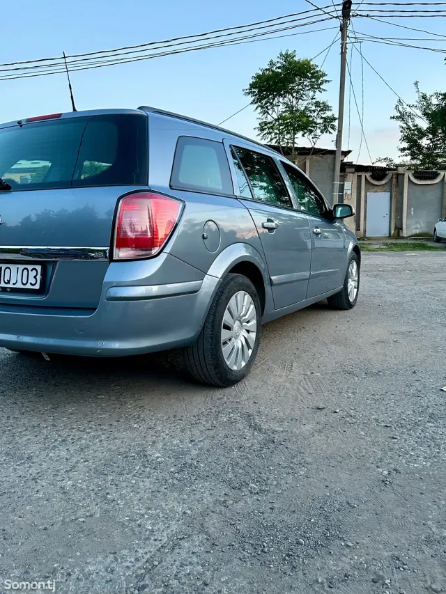 Opel Astra H 2006 · 1.8 MT