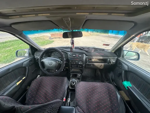 Opel Vectra B 1993 · 1.6 MT