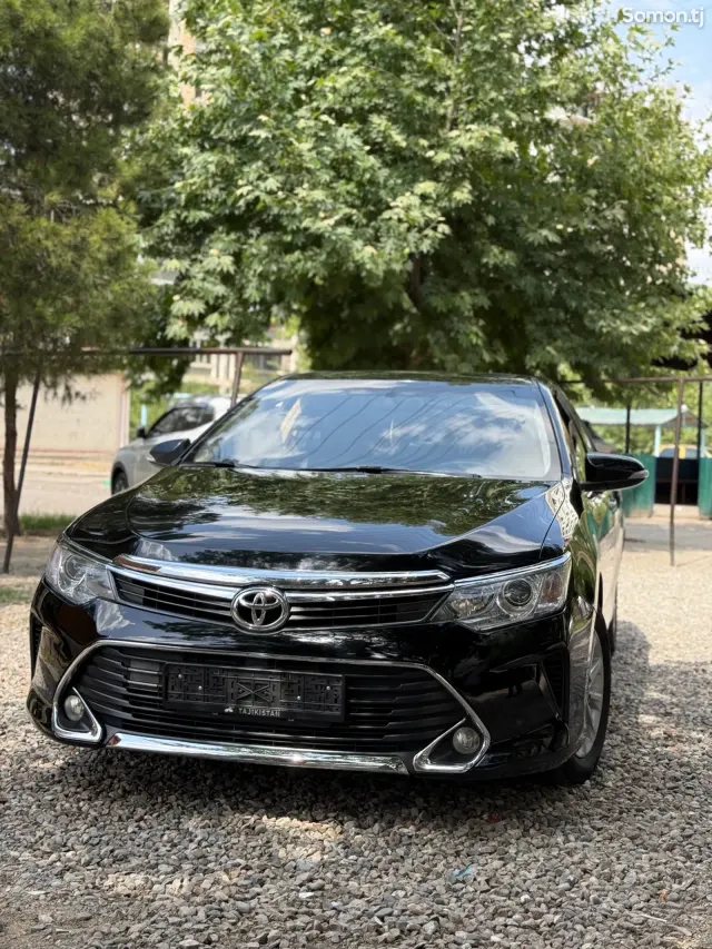 Toyota Camry 2015 · 2.0 AT