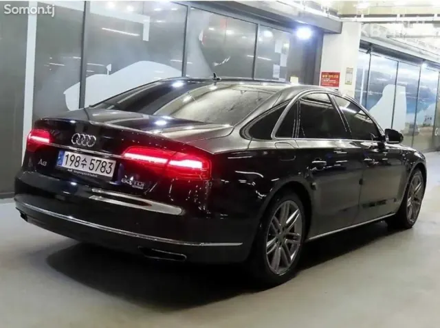 Audi A8 2015 · 4.2 AT