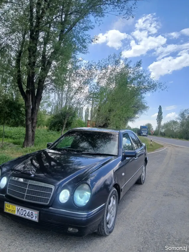 Mercedes-Benz E class 1999 · 2.0 MT