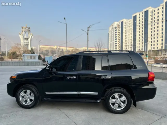 Toyota Land Cruiser 2015 · 4.5 AT