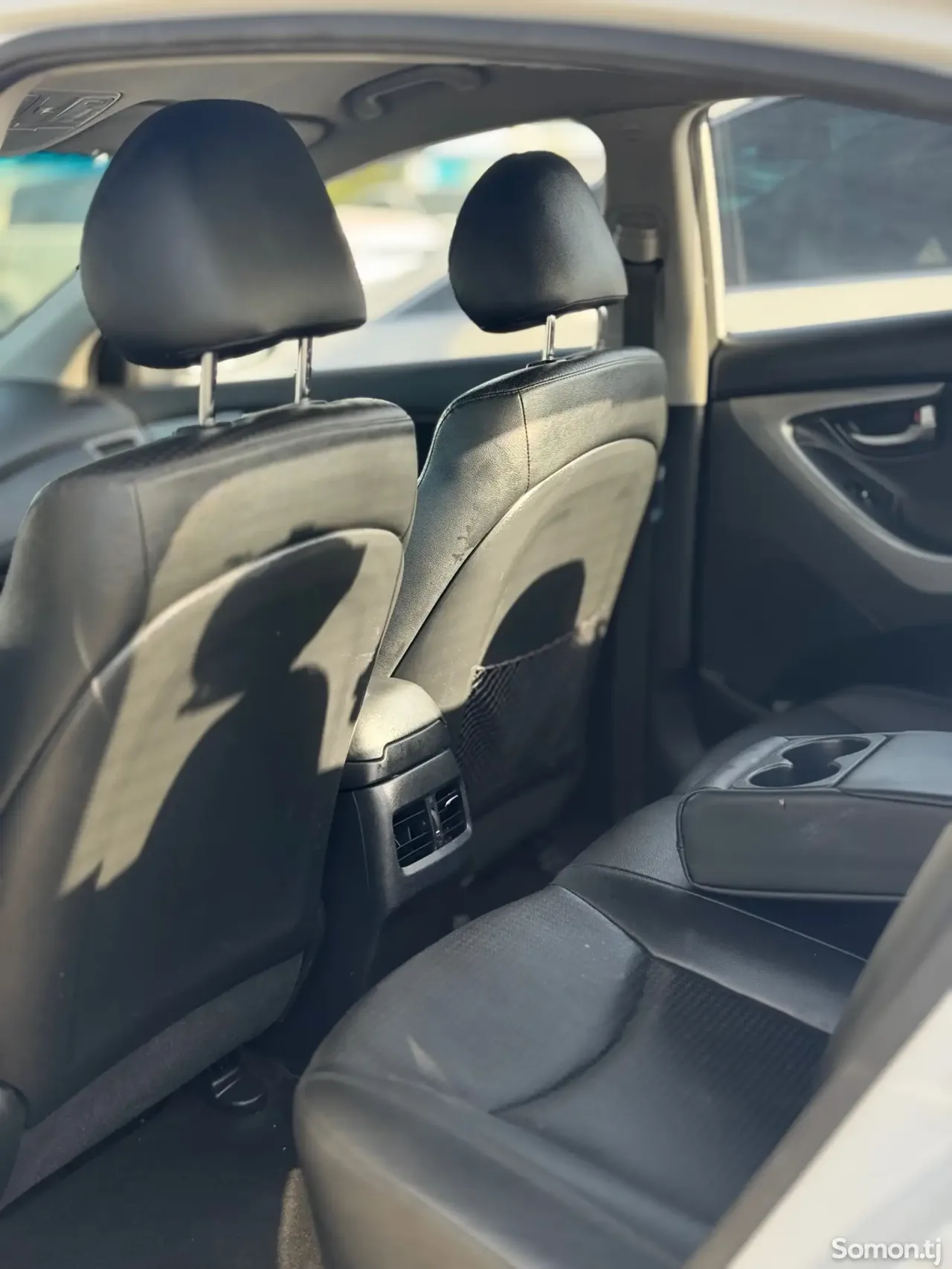 Hyundai Avante 2015 · 1.6 AT