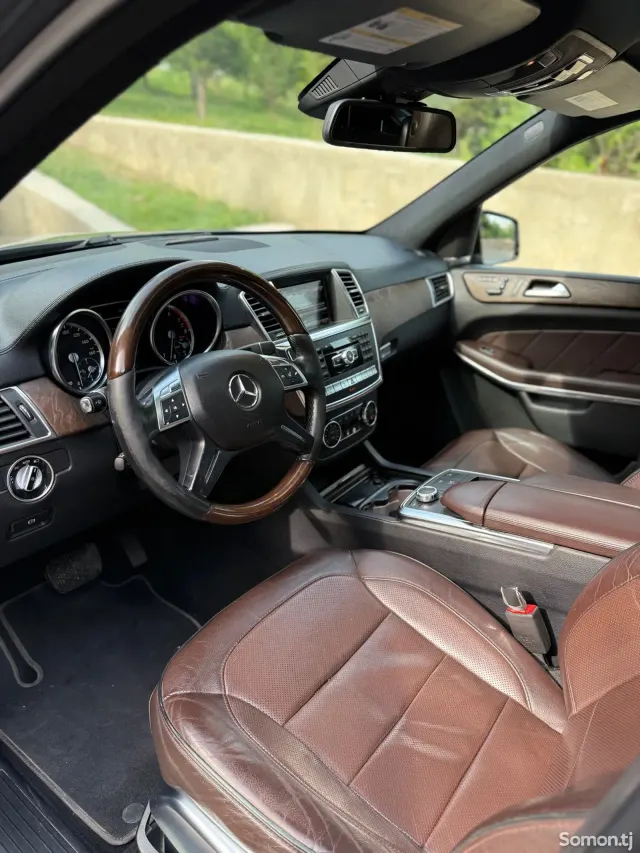 Mercedes-Benz GL class 2014 · 5.5 AT