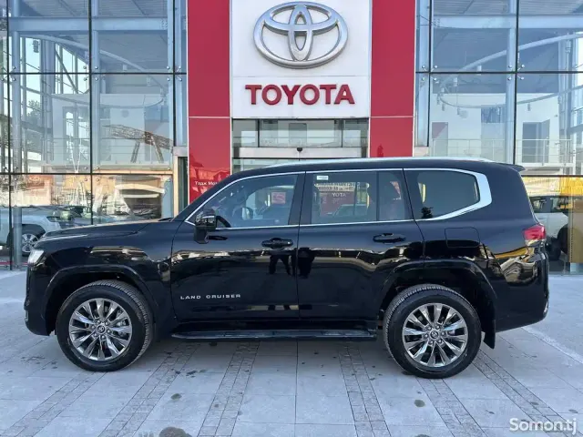 Toyota Land Cruiser 2025 · 4.0 AT