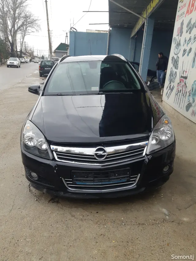 Opel Astra H 2008 · 1.6 MT