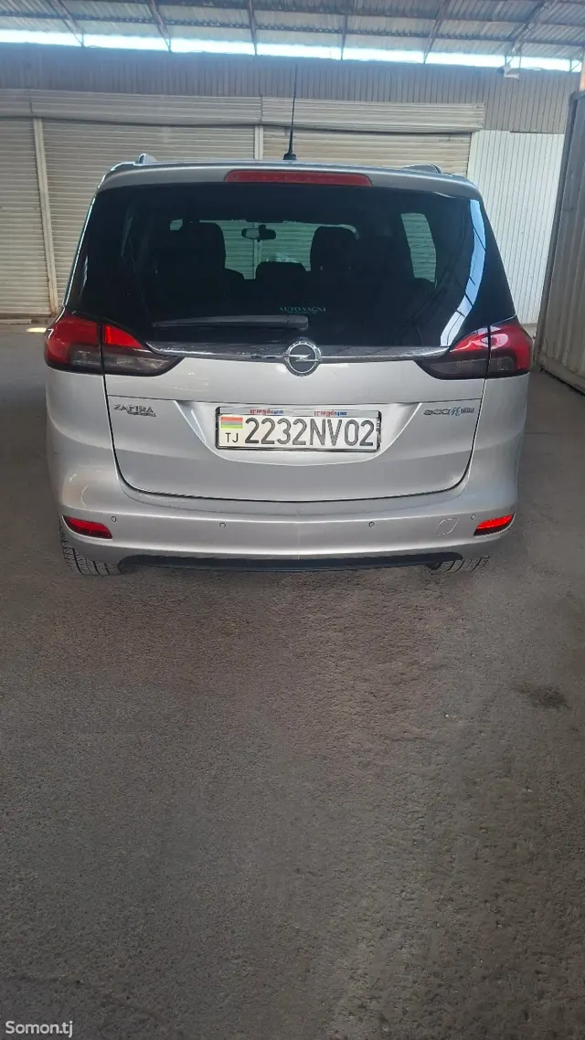 Opel Zafira 2014 · 1.6 MT
