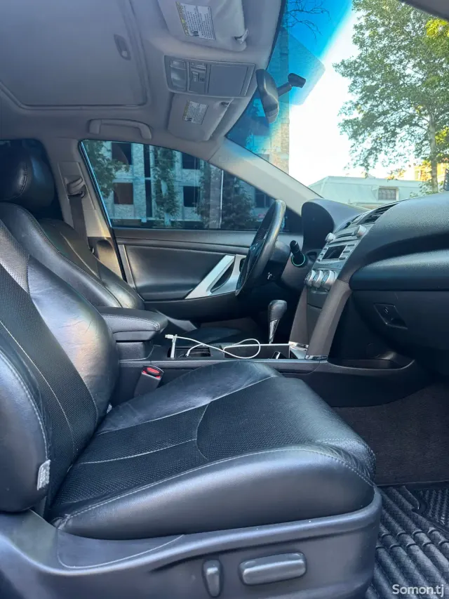 Toyota Camry 2011 · 2.5 AT
