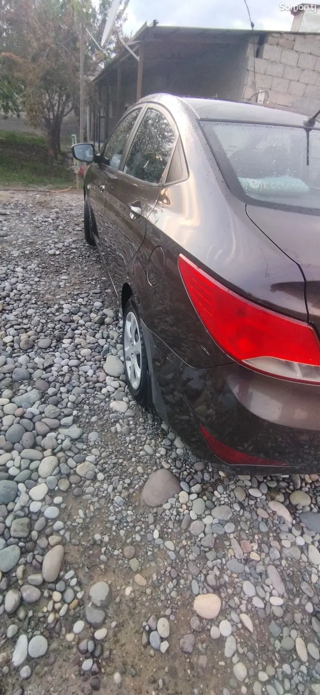 Hyundai Solaris 2015 · 1.6 AT