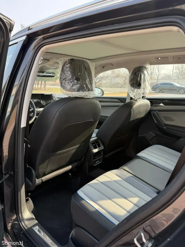 Volkswagen Touran 2025 · 1.4 AT