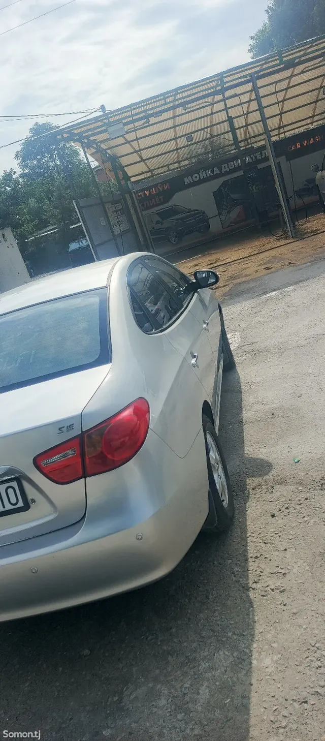 Hyundai Avante 2010 · 1.6 AT
