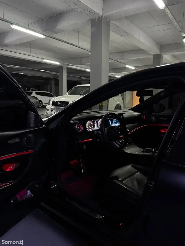Mercedes-Benz E class 2016 · 2.0 AT