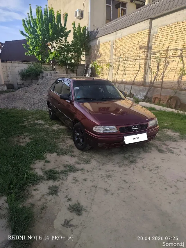 Opel Astra F 1995 · 1.4 MT