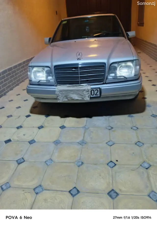 Mercedes-Benz W124 1995 · 2.0 MT