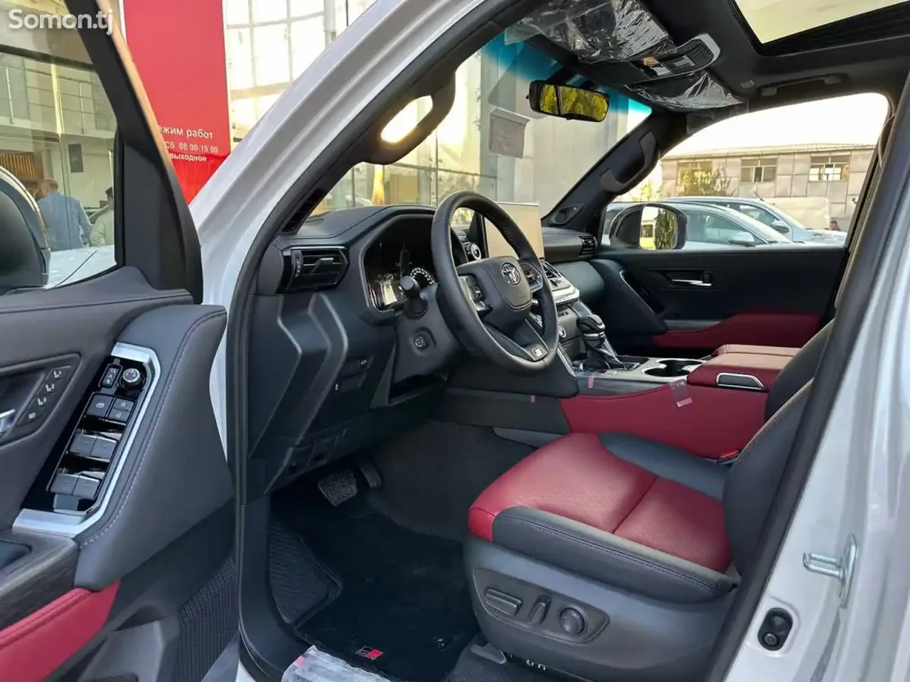 Toyota Land Cruiser 2025 · 3.5 AT