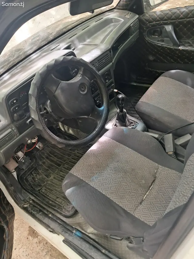 Daewoo Nexia 1997 · 1.5 MT