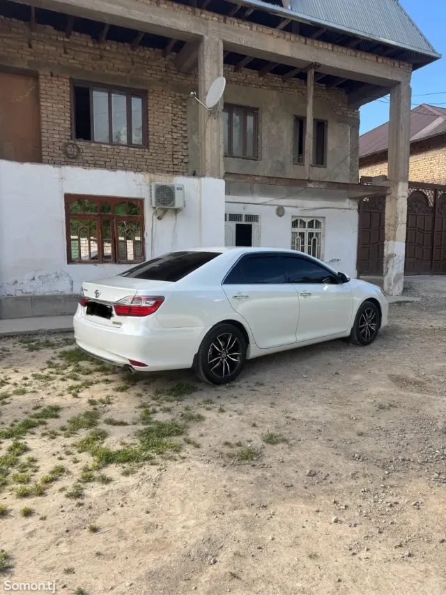 Toyota Camry 2015 · 2.5 AT