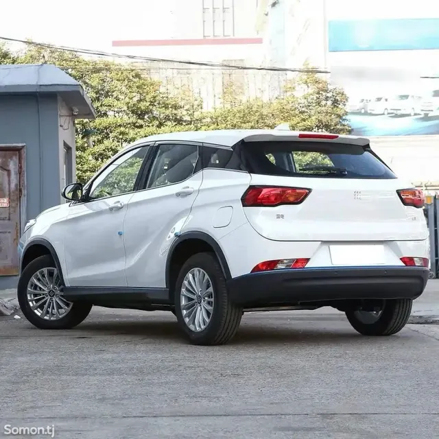 BYD E3 2023 · AT