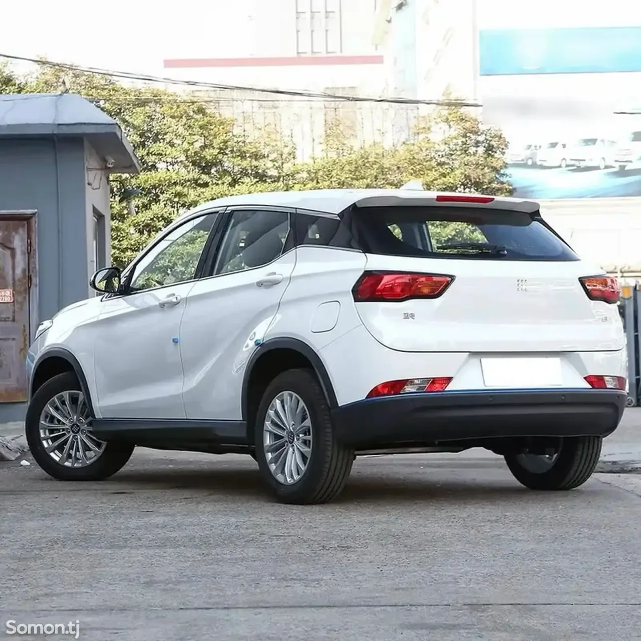 BYD E3 2023 · AT