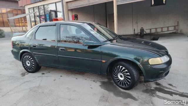 Opel Vectra B 1997 · 1.6 MT