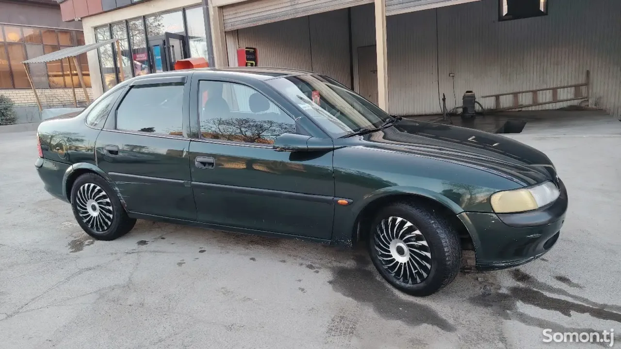 Opel Vectra B 1997 · 1.6 MT